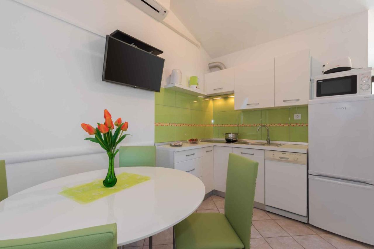 Apartments In Ravni/Istrien 30383 Εξωτερικό φωτογραφία