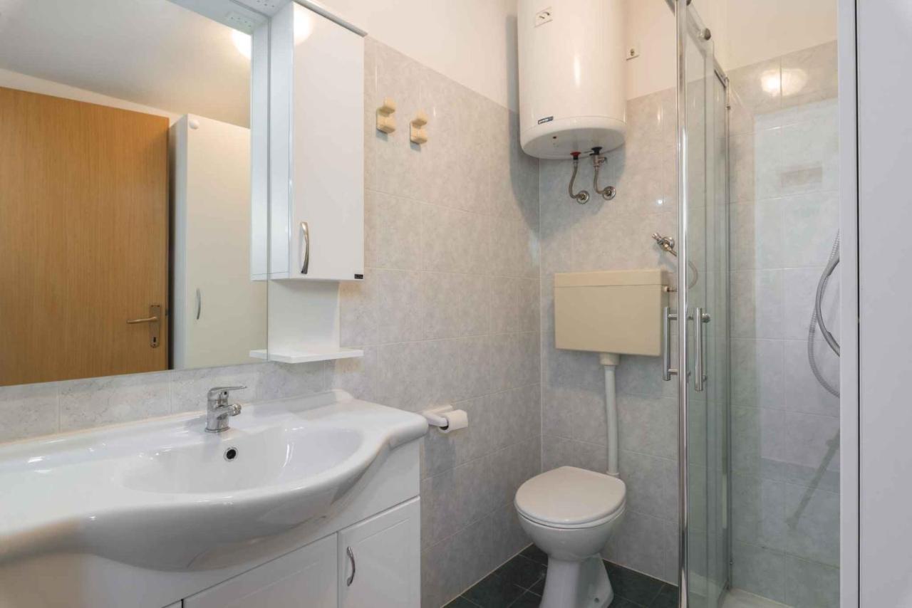 Apartments In Ravni/Istrien 30383 Εξωτερικό φωτογραφία