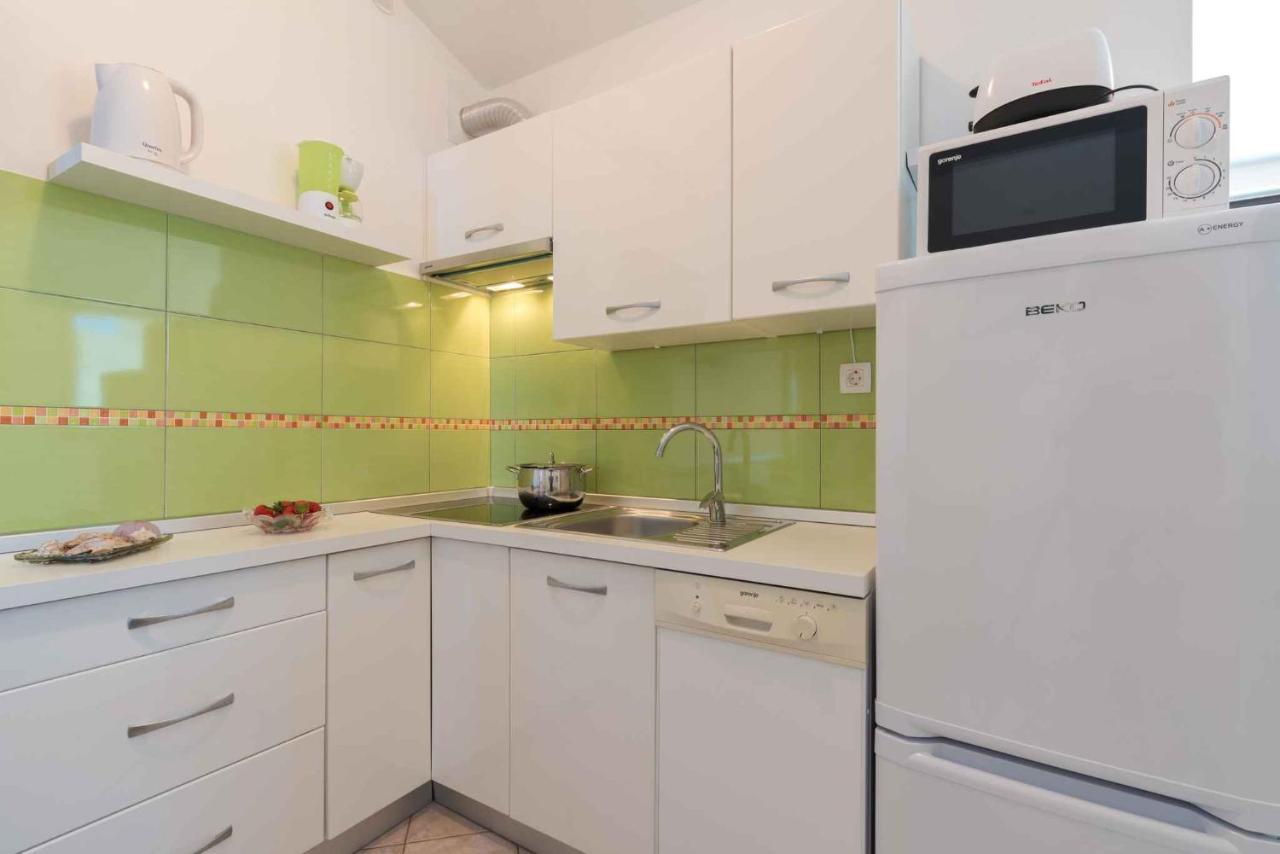 Apartments In Ravni/Istrien 30383 Εξωτερικό φωτογραφία